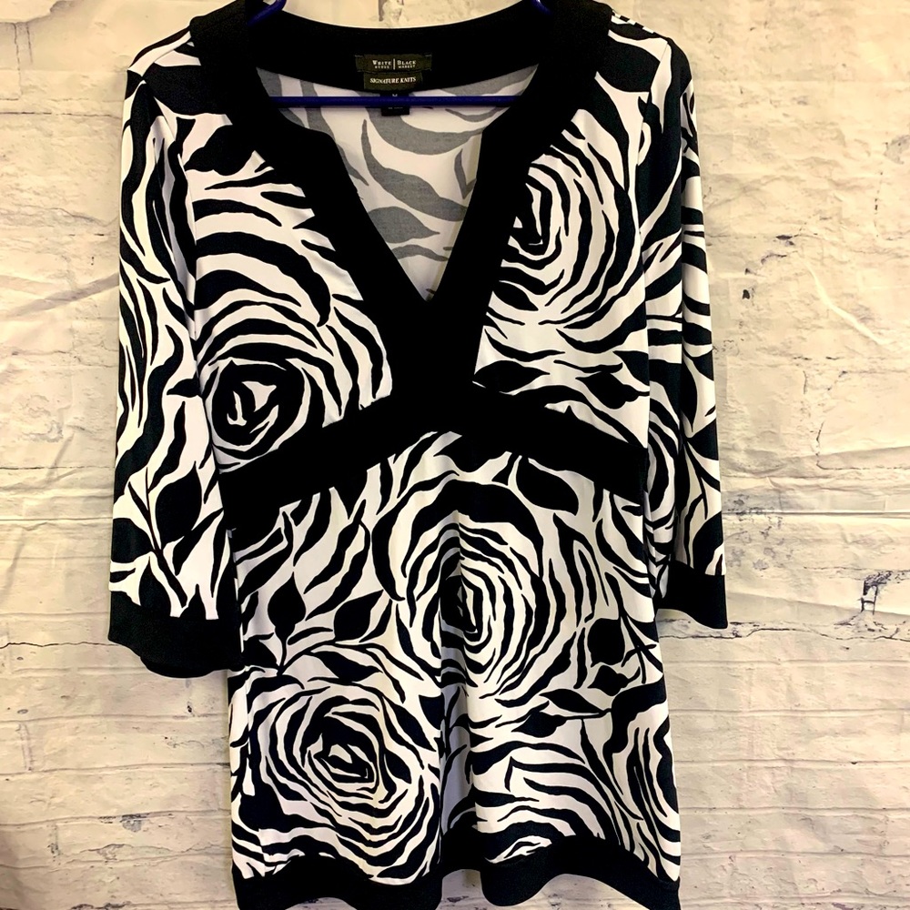 White House black market blouse Medium